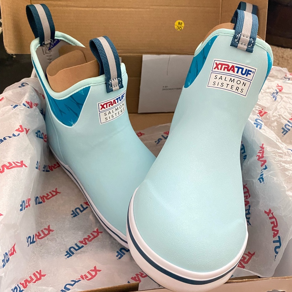 11W XTRATUF Salmon Sisters deck boot